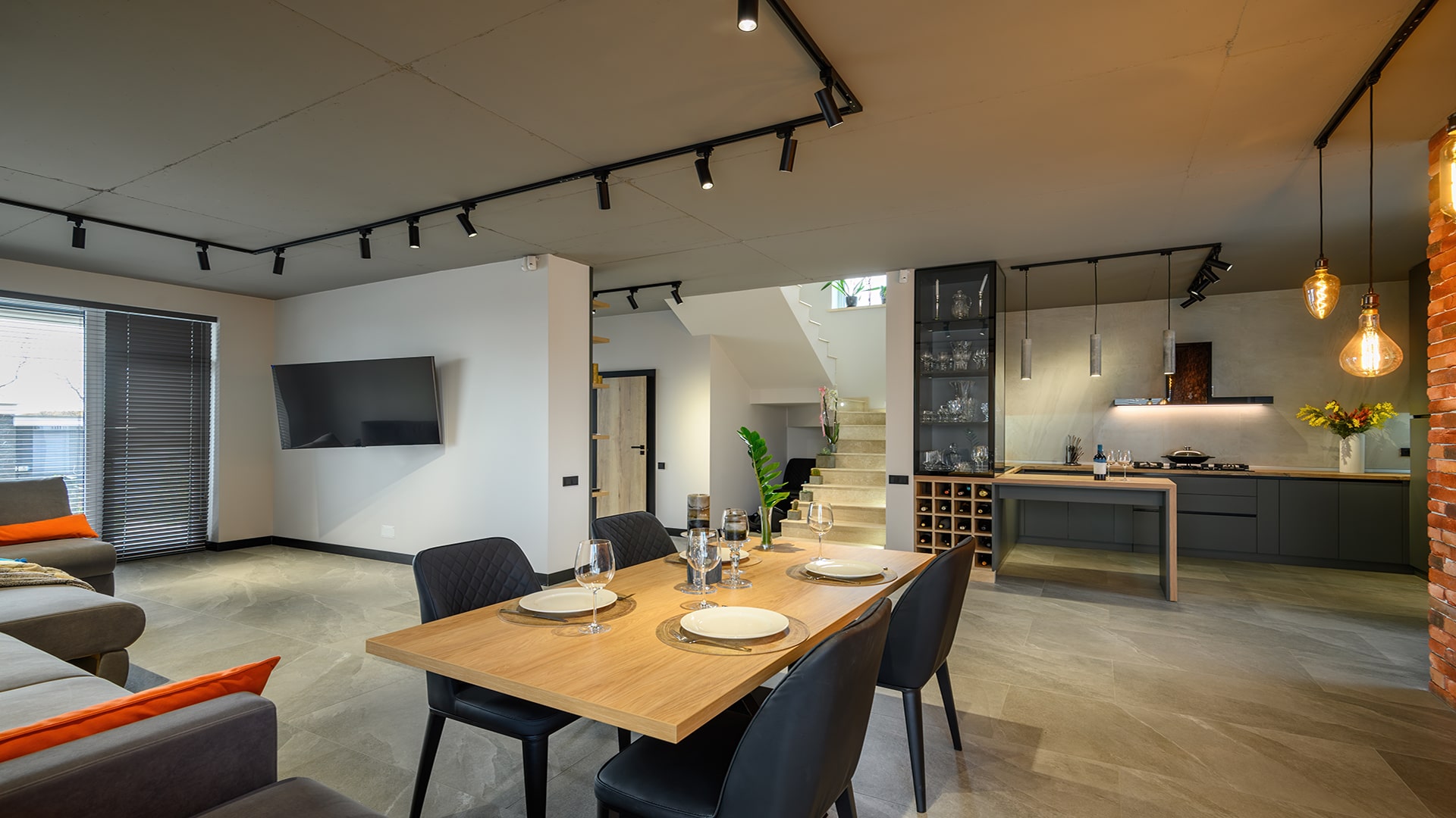 LOFTOWY APARTAMENT PRZY J.GŁĘBOKIM